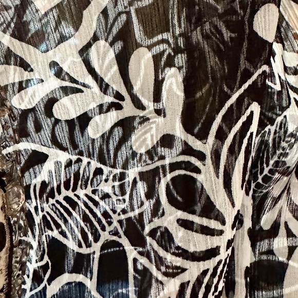 CHICO, NWOT, WOMENS SHEER TUNIC TOP WITH RHINESTONE, BEADED NECKLINE. SIZE 0 - Picture 7 of 7